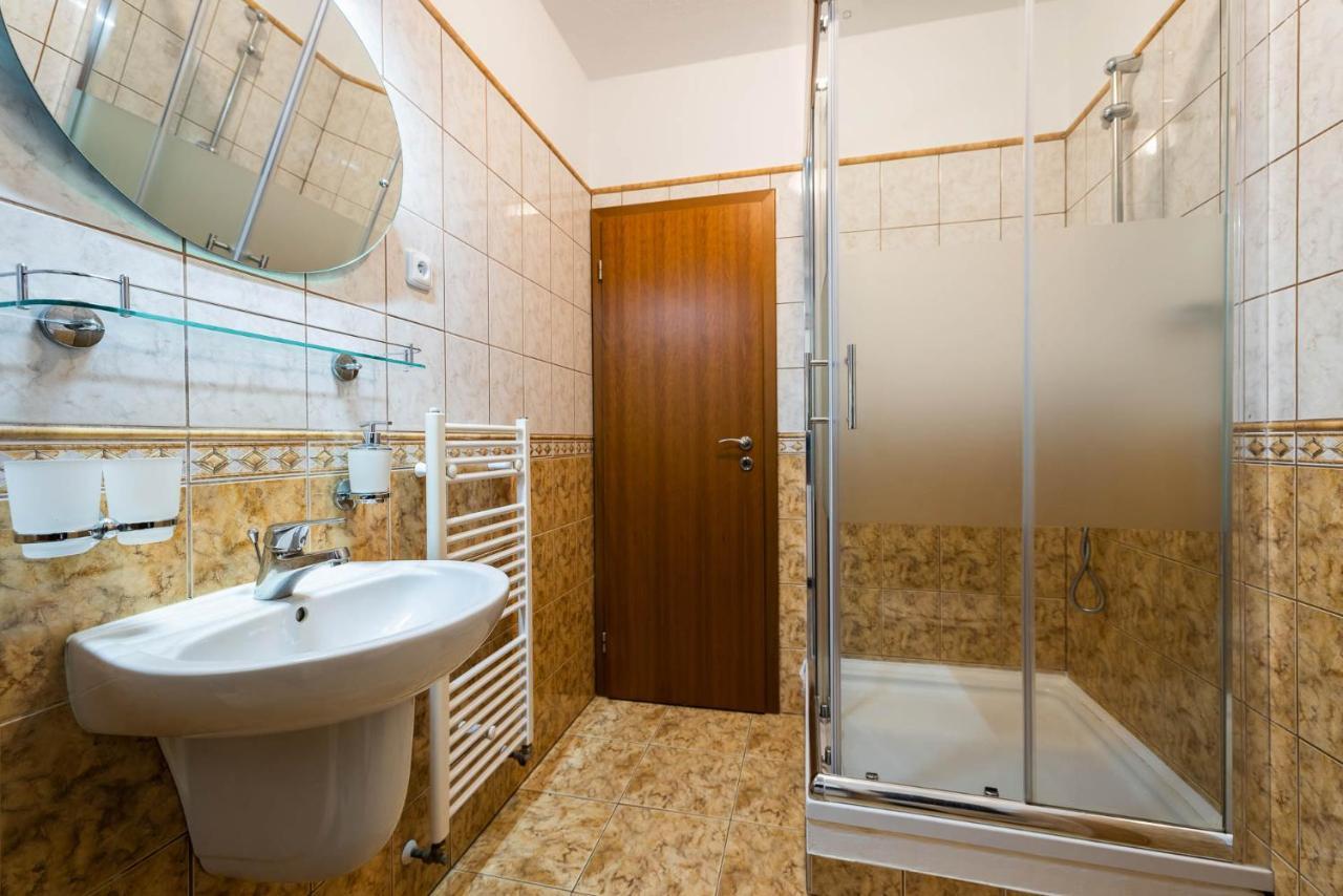 Apartman Eliska Třeboň Exterior foto
